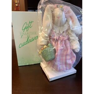 Avon Mrs. Bunny Jiggling Easter Rabbits Bunny Easter Decoration NEW